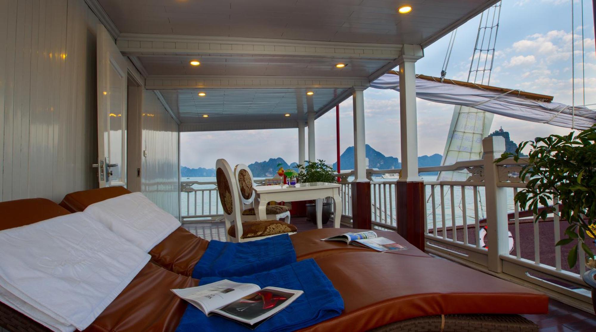 Signature Royal Halong Cruise Ha Long Oda fotoğraf