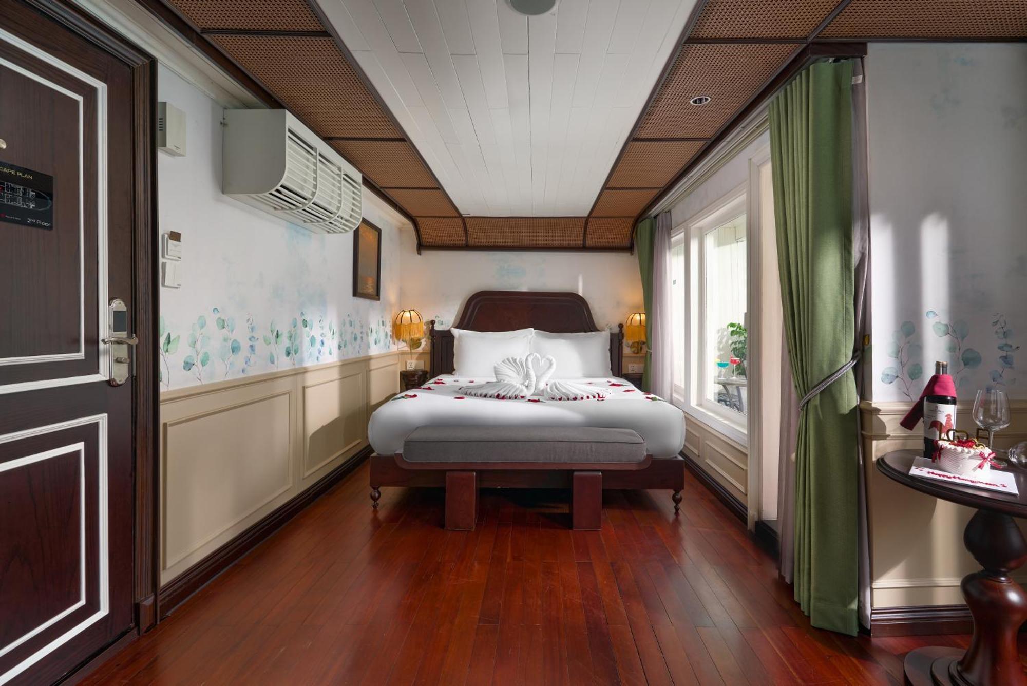 Signature Royal Halong Cruise Ha Long Dış mekan fotoğraf